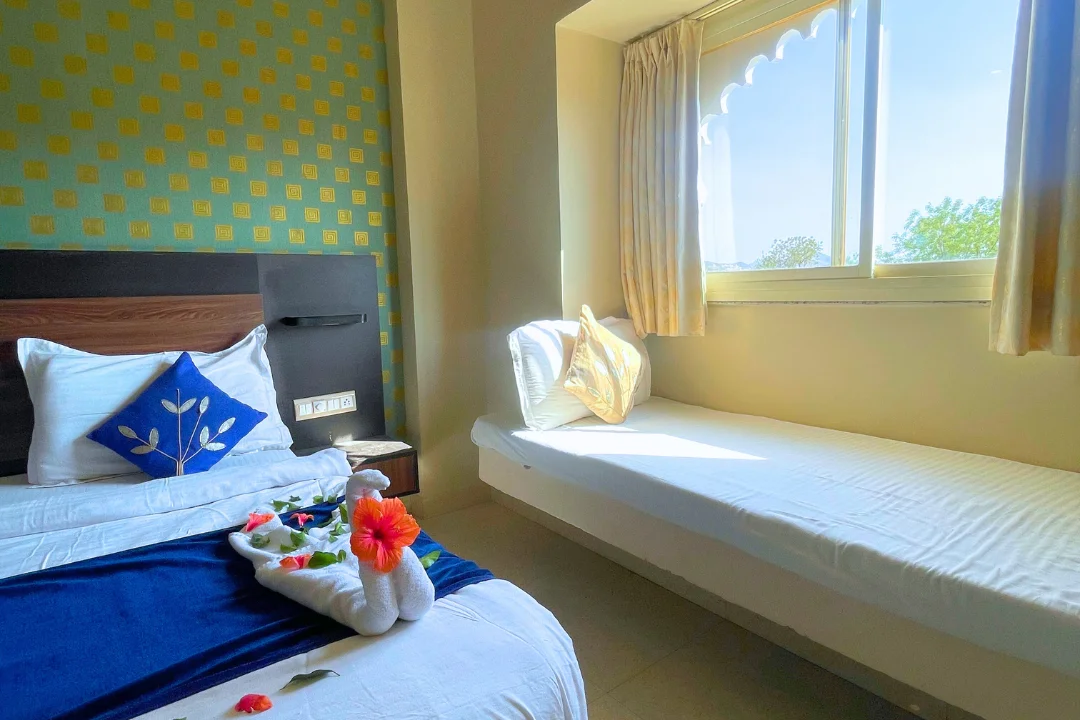 Rooftop Pool Hotel Kalyan Vilas